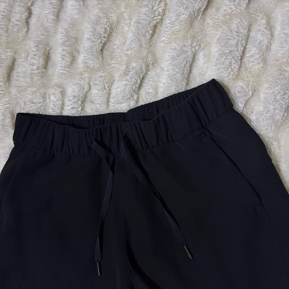 LULULEMON ATHLETICA Women’s On The Fly Black Shorts - Picture 5 of 11